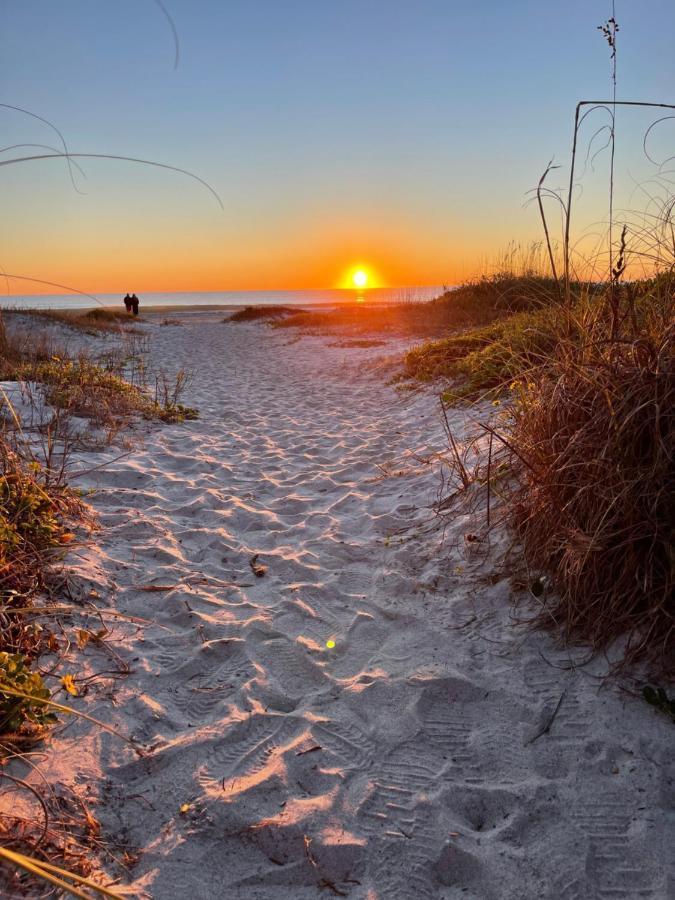 Surf Studio Beach Resort Cocoa Beach Extérieur photo