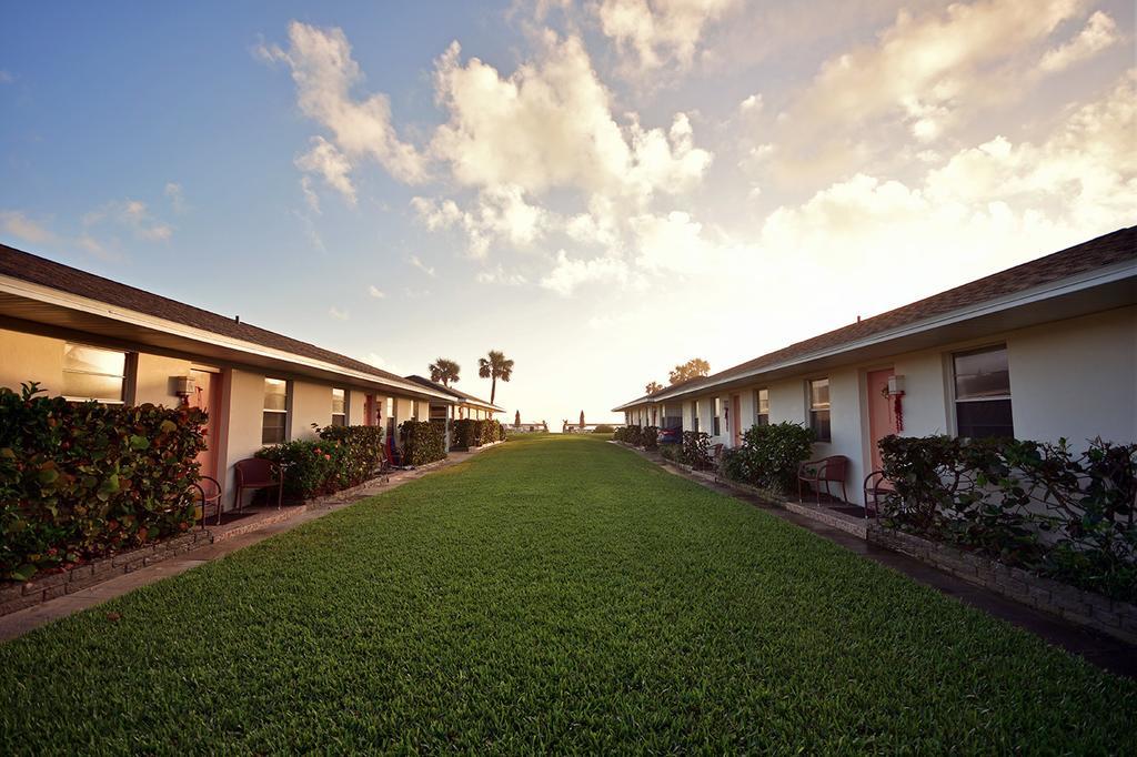 Surf Studio Beach Resort Cocoa Beach Extérieur photo